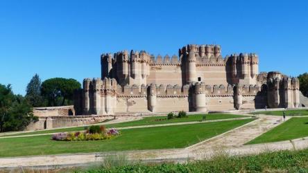 chateau-de-coca-et-tour-st-nicolas